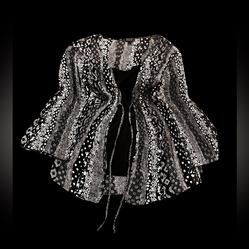 Piand Black & White Paisley Print Drawstring Top